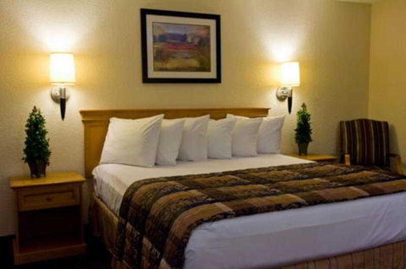 Motel 6 - Mission Valley 2*