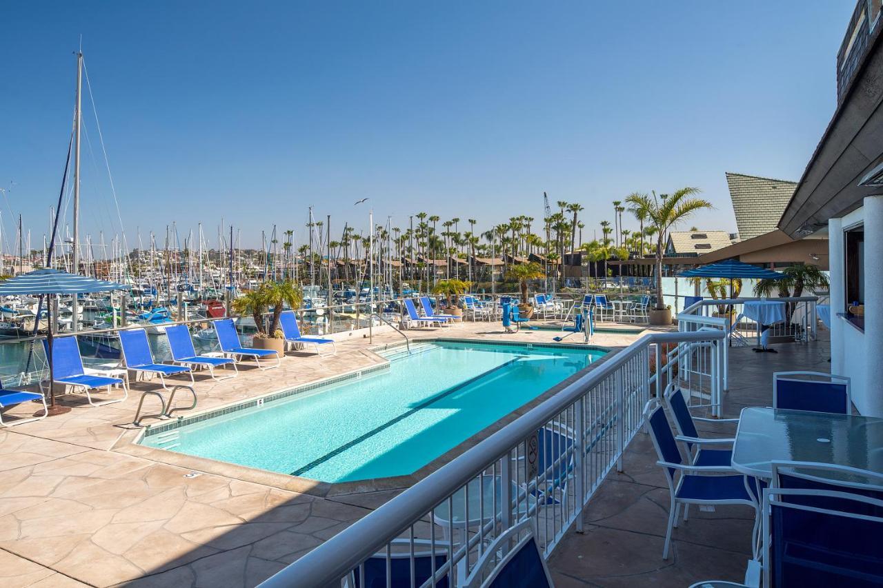 Bay Club And Marina