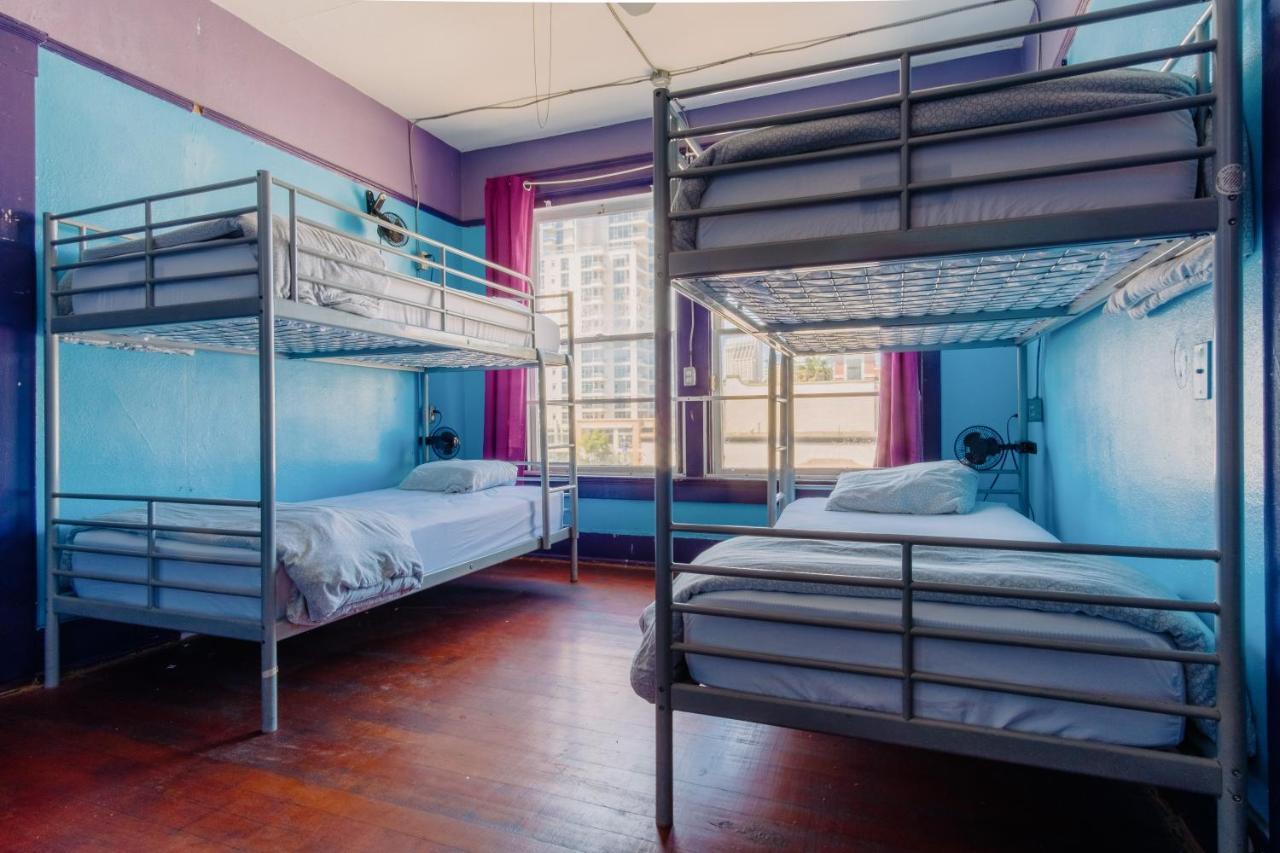 Lucky D's Youth And Traveler's Hostel *