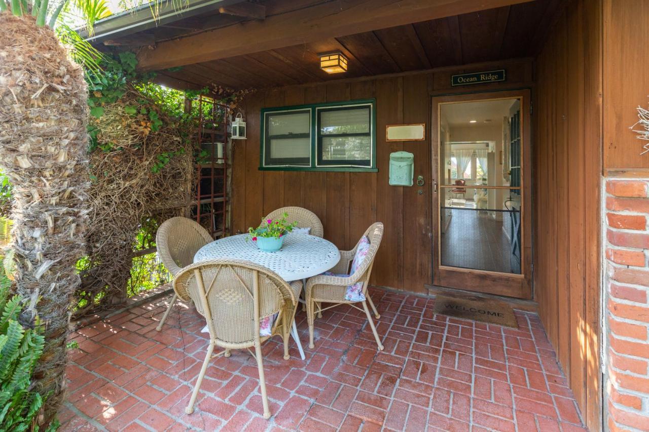 Redwood Hollow Hotel