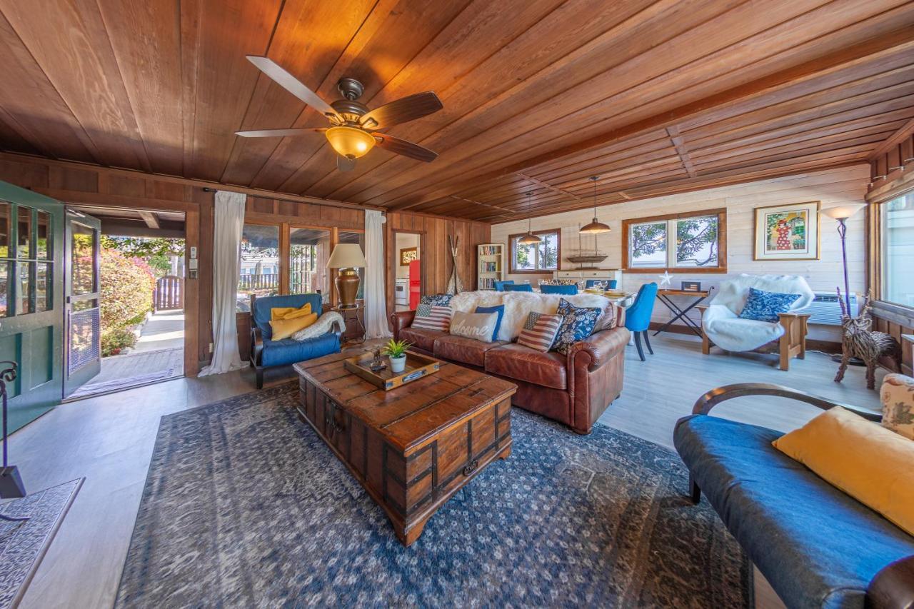 Redwood Hollow Hotel