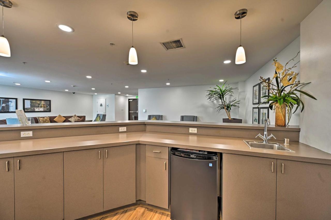 Apartment Welcoming Retreat With Balcony!