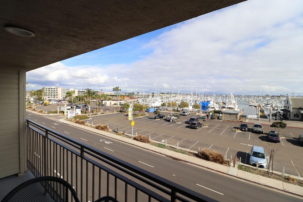 Ramada By Wyndham Airport San Diego