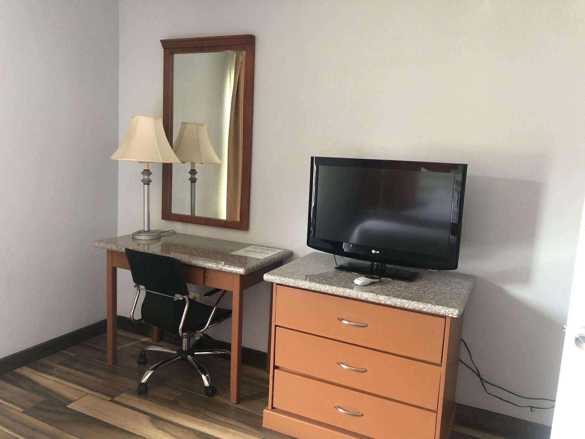 Ramada By Wyndham Near Seaworld / Mission 2*