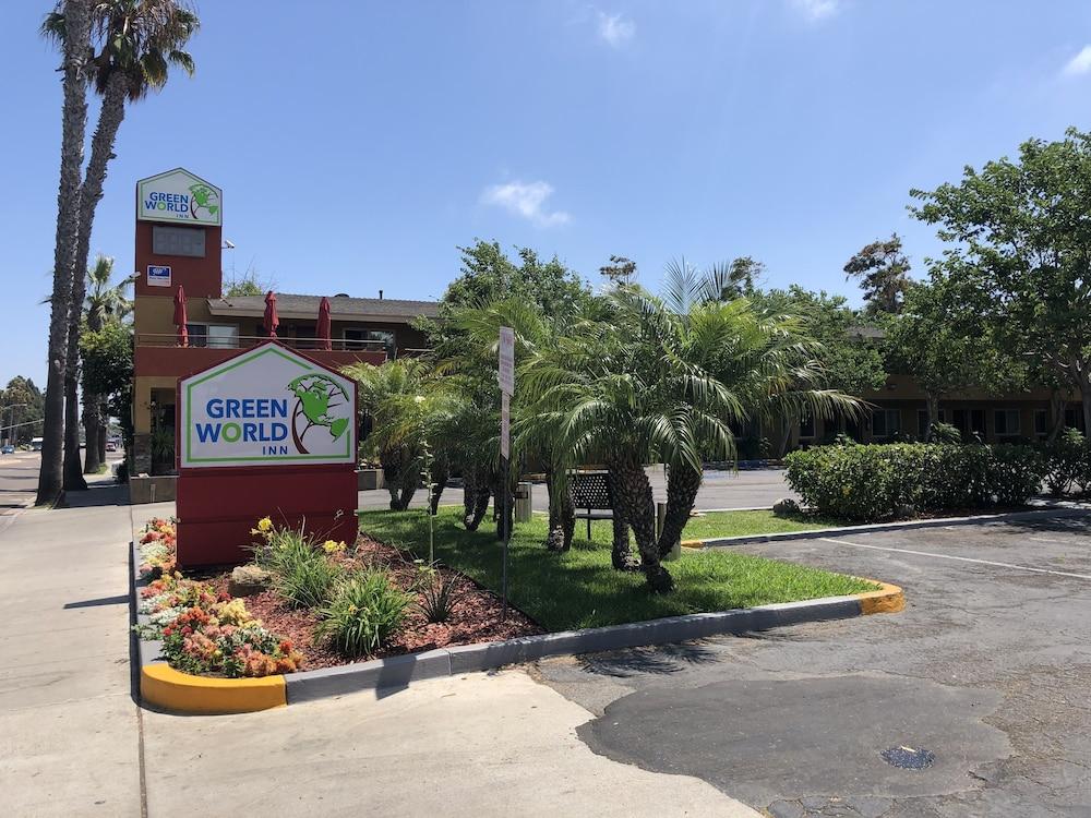 Ramada By Wyndham Near Seaworld / Mission Hotel 2*