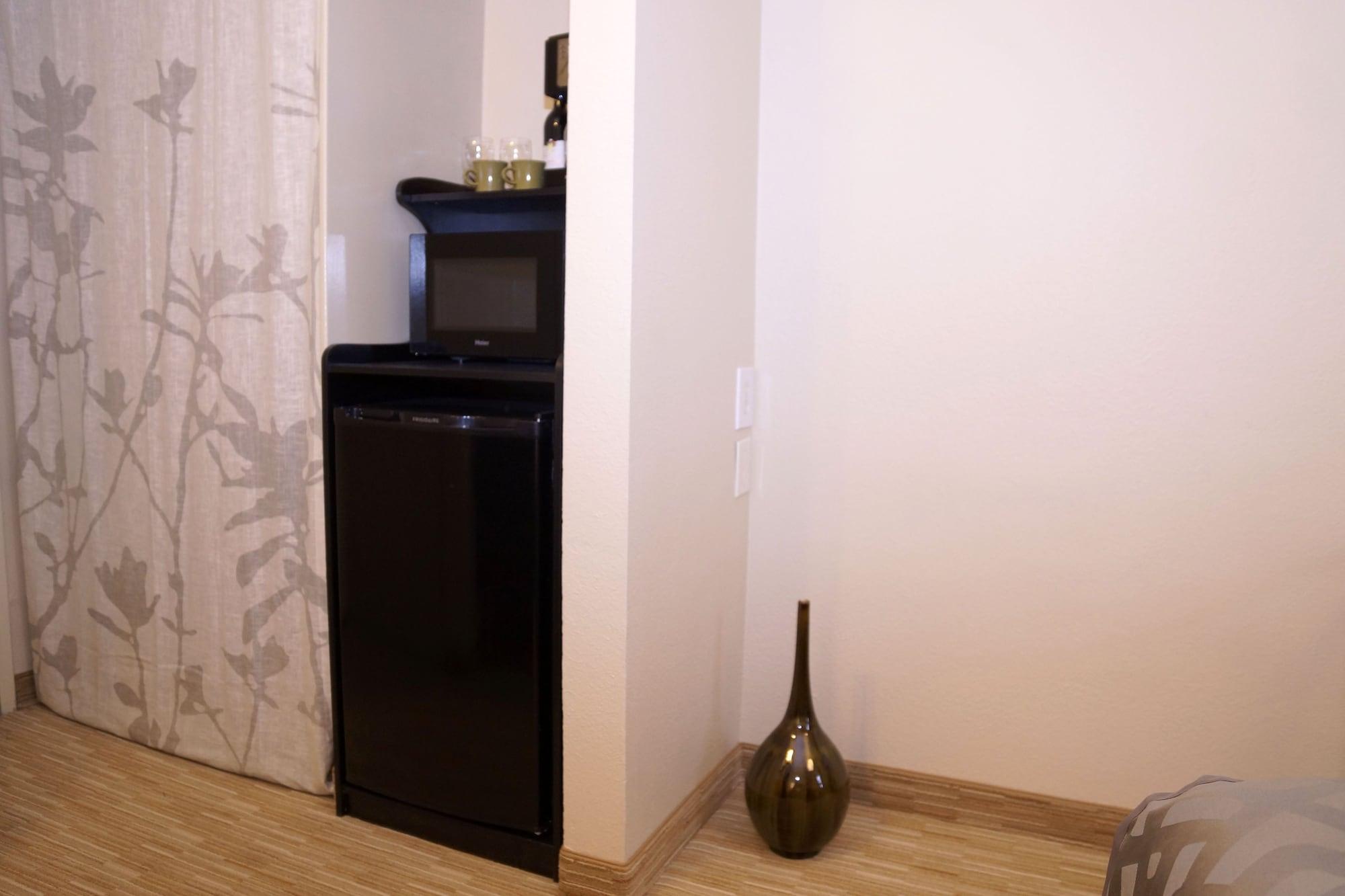 Hotel Urban Boutique Hotel- Little Italy, Downtown 3*