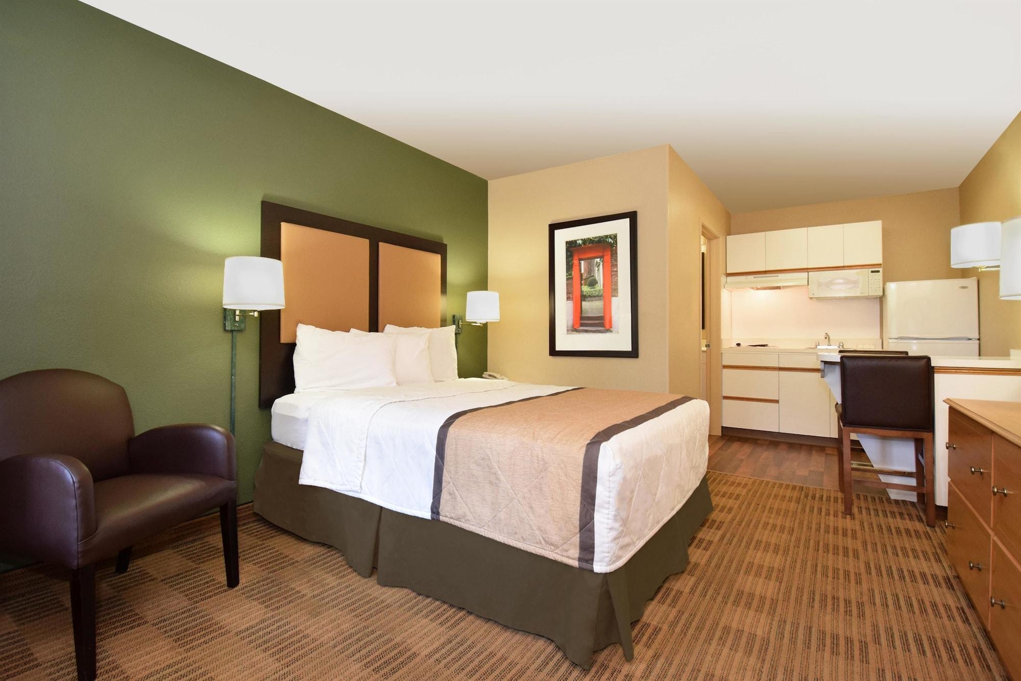 Extended America - - Fashion Valley Hotel San Diego