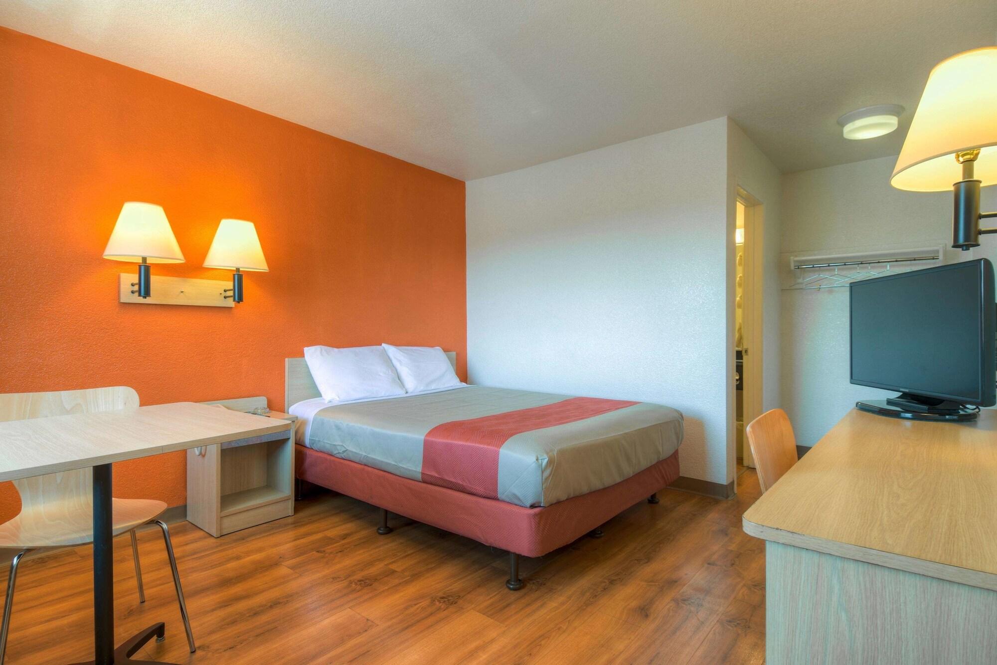 6-san Ysidro, Ca - - Border Hotel
