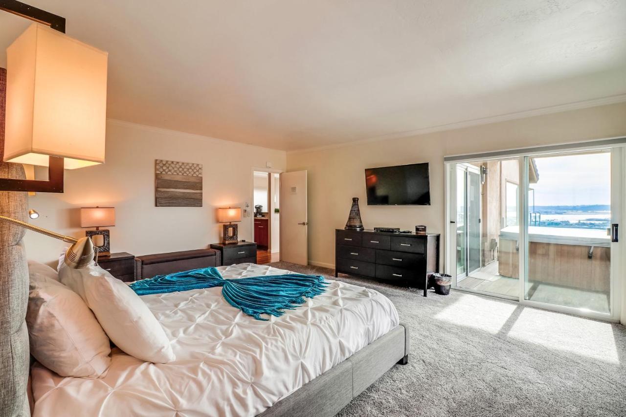 Holiday home Incredible Hilltop Luxury Bay View Retreat San Diego