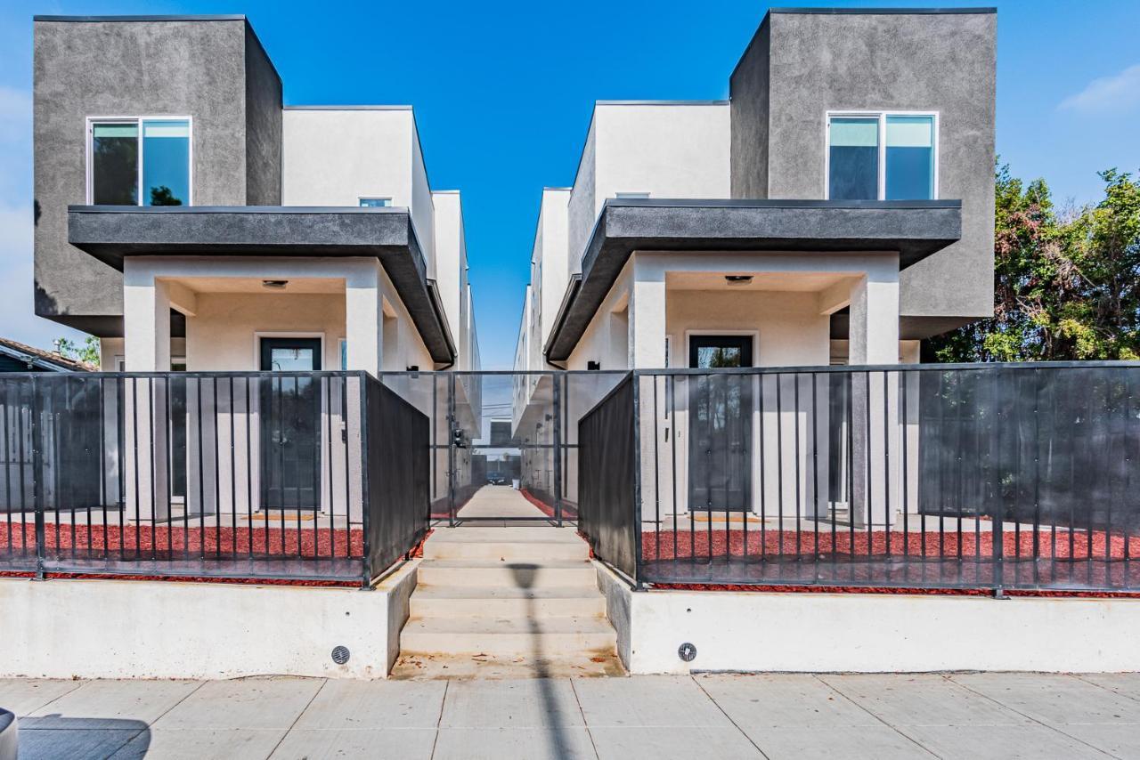 Entire Modern 2-bedroom W Free Laundry, Fast Wi-fi, Baby Crib, 10-min To Downtown & Beach, Available Now! * San Diego