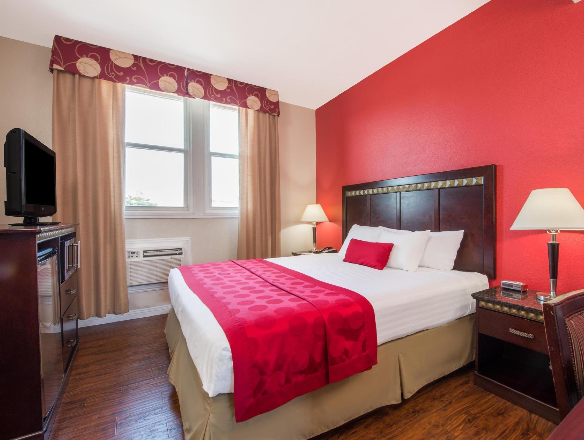 Hotel Ramada By Wyndham Airport San Diego