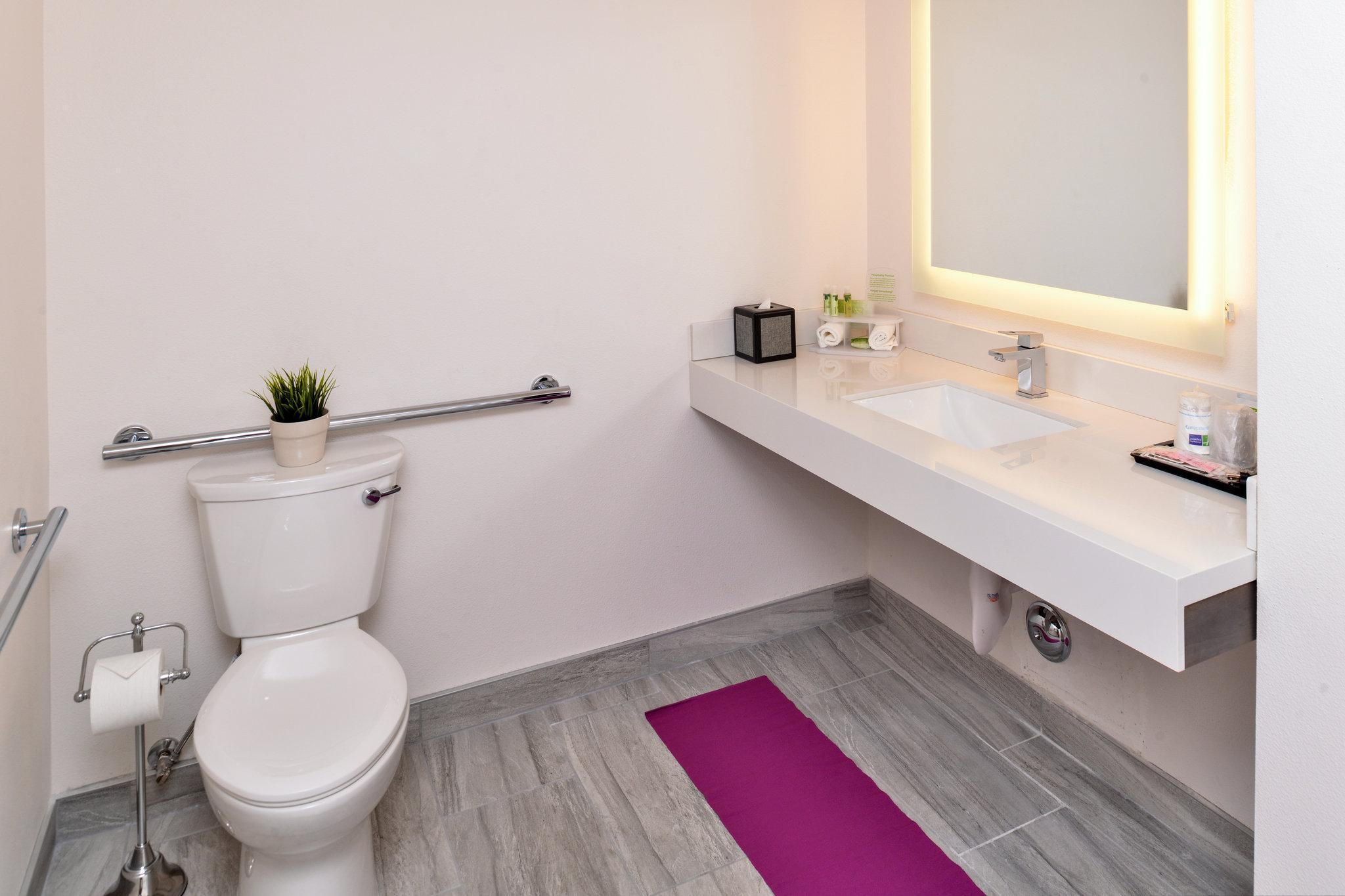 Express & - Mission Valley By Ihg San Diego