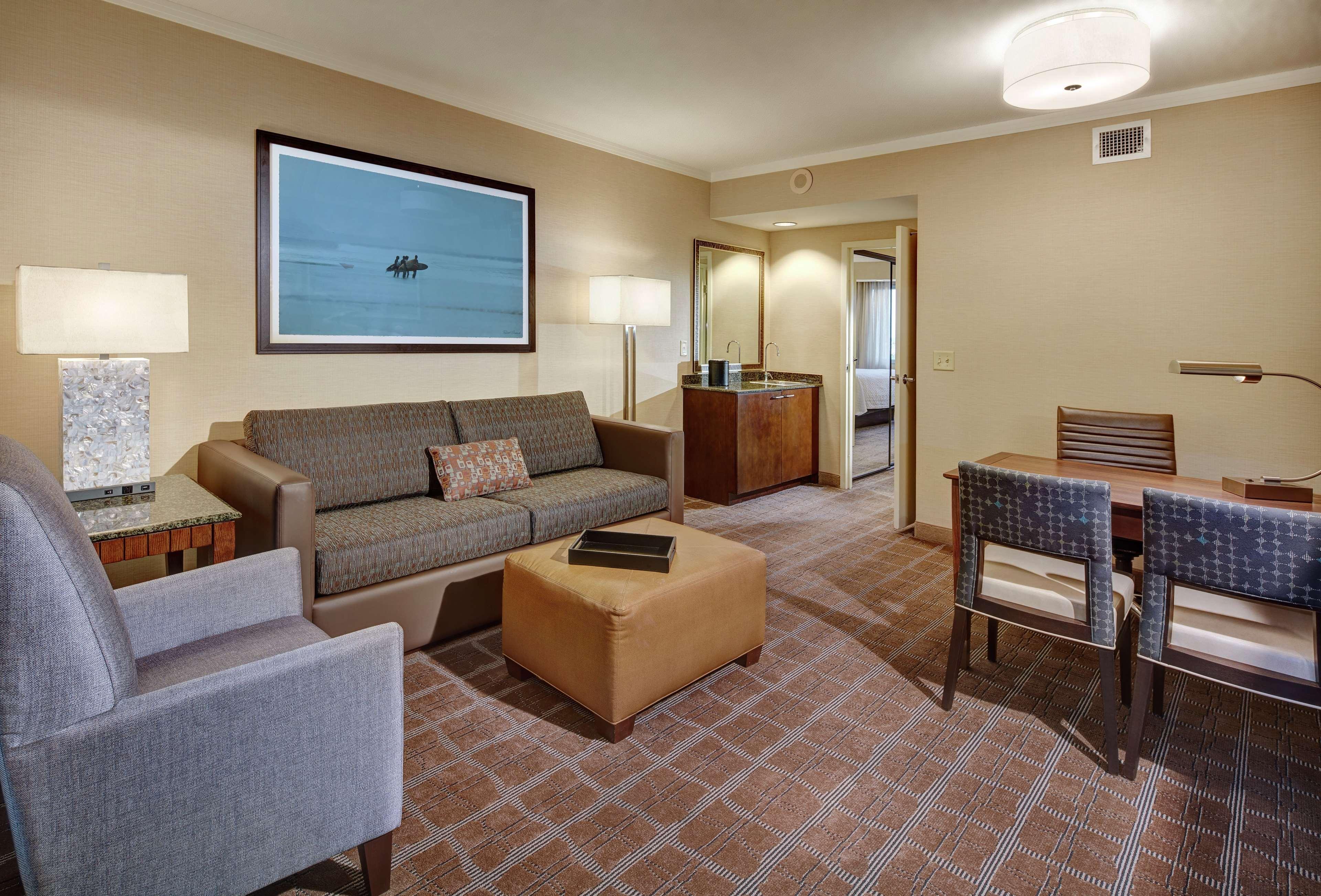 Embassy By Hilton La Jolla 4*