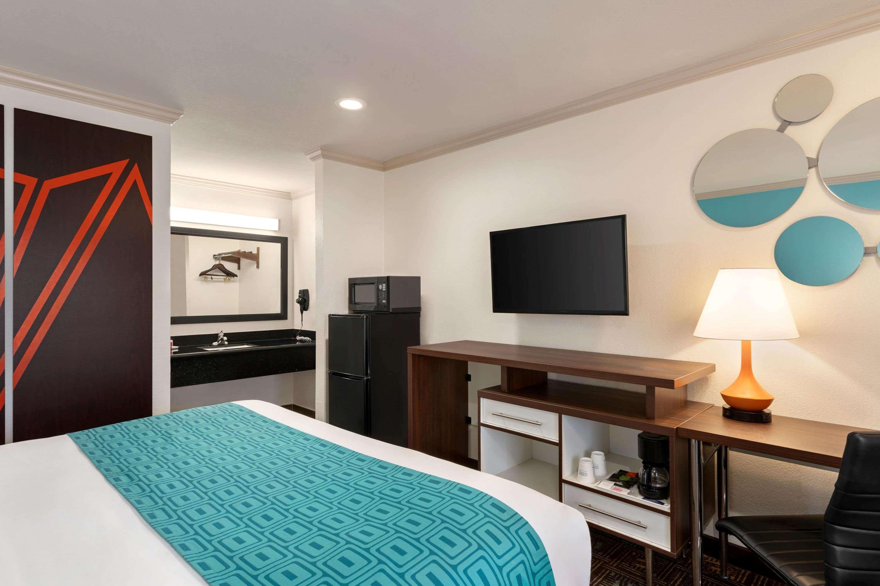 Howard Johnson - Sdsu - State Hotel