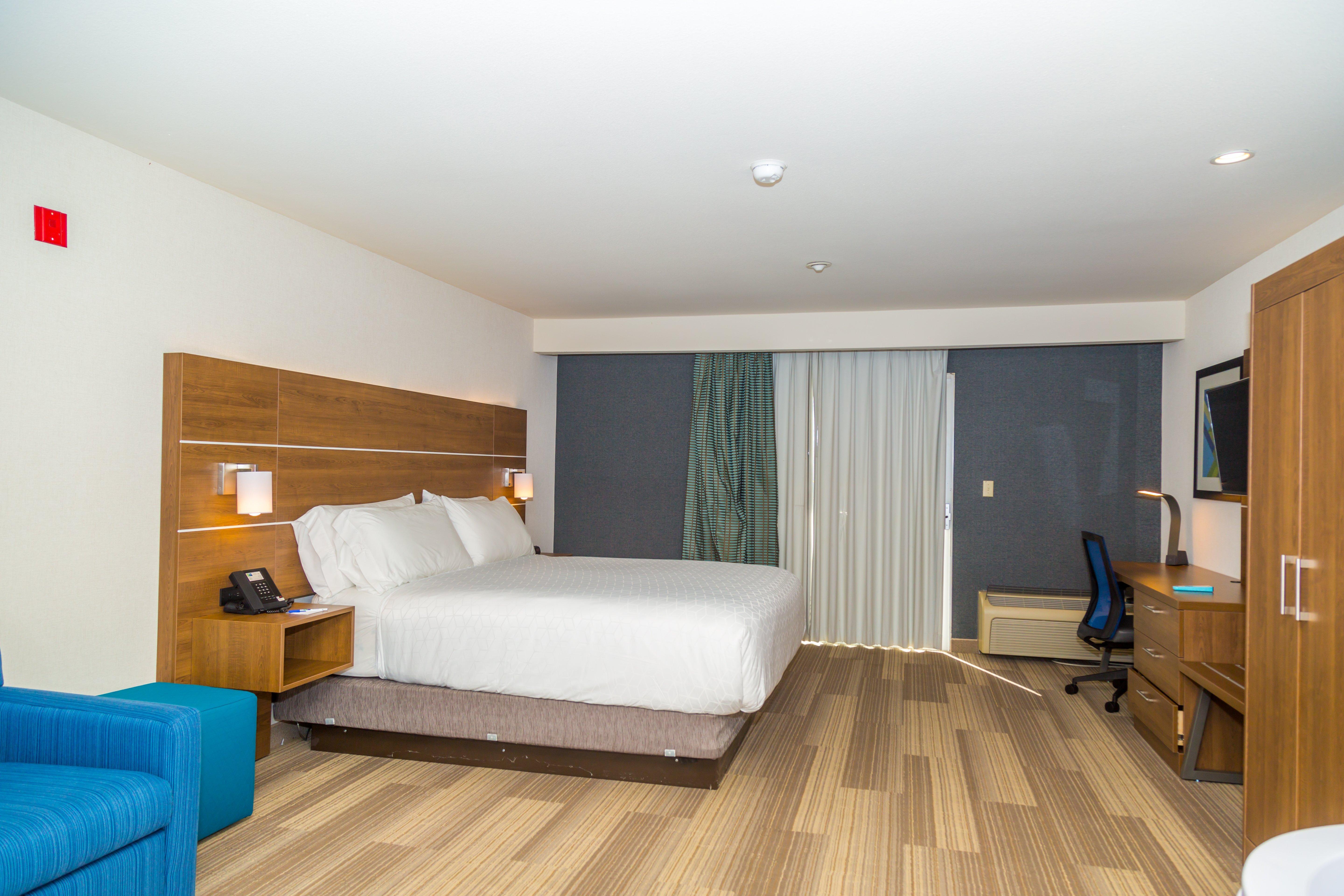 Express Airport-old Town By Ihg