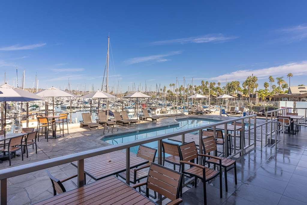 Hotel Bay Club And Marina
