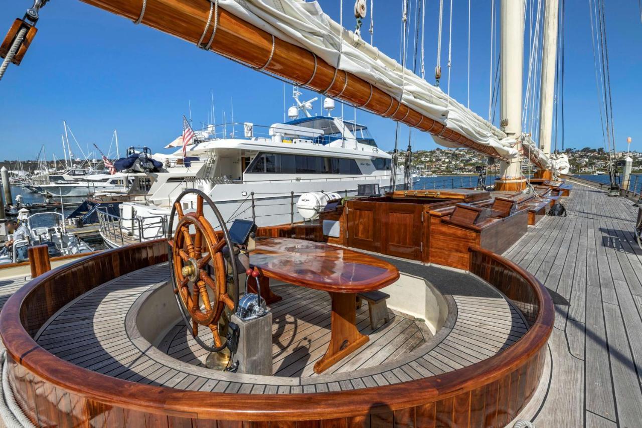 Hotel Western Island Palms & Marina 3*