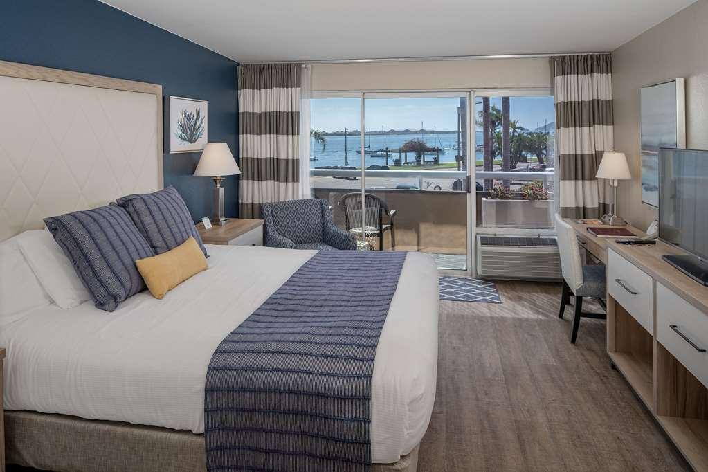 Hotel Bay Club And Marina 3*