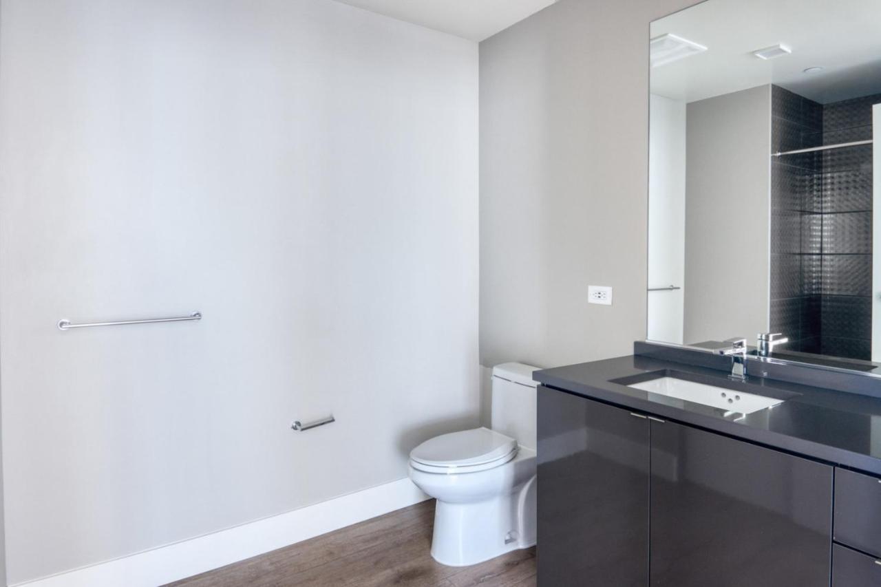 Gaslamp 2br W Gym Sauna Wd Nr Shops San-1 San Diego