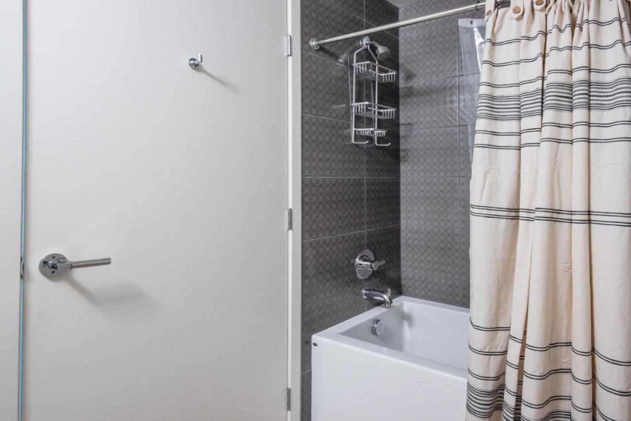 Apartment Gaslamp 2br W Gym Sauna Wd Nr Shops San-1 San Diego