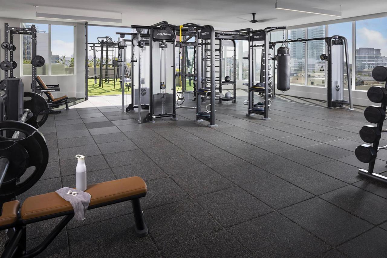 Gaslamp 2br W Gym Sauna Wd Nr Shops San-1 Apartment