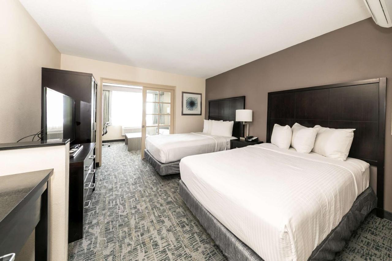 Western & Zoo -seaworld Area Hotel