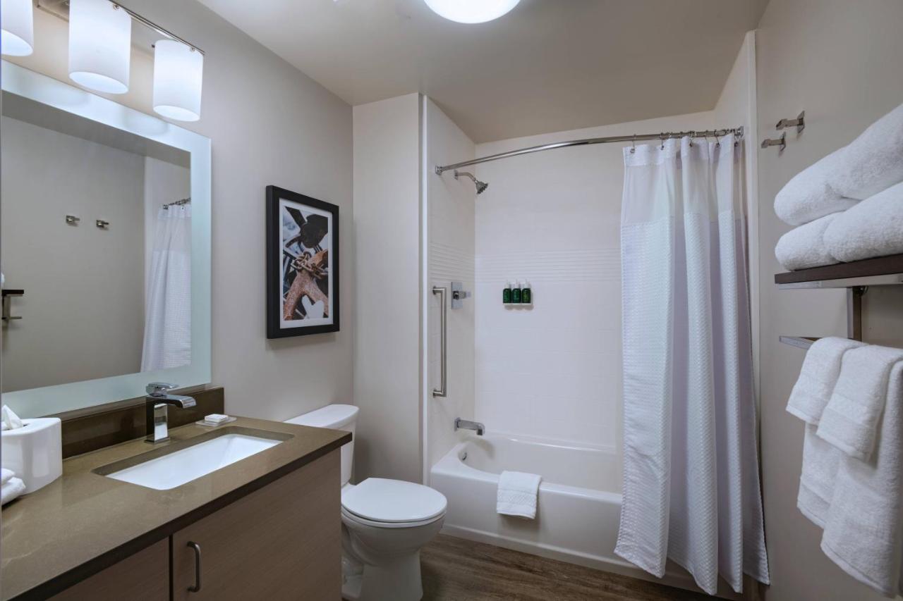 Towneplace By Marriott Airport/liberty Station Hotel