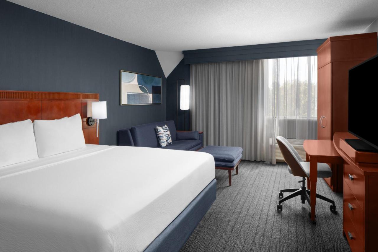 Courtyard By Marriott Rancho Bernardo 3*