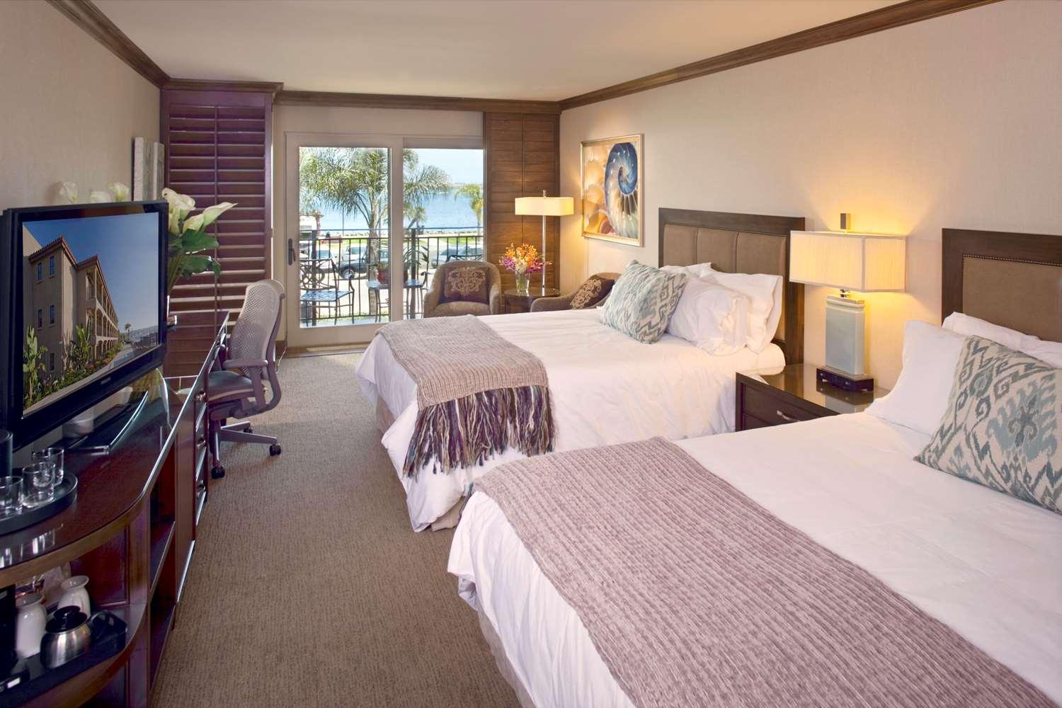 Western Island Palms & Marina Hotel 3*