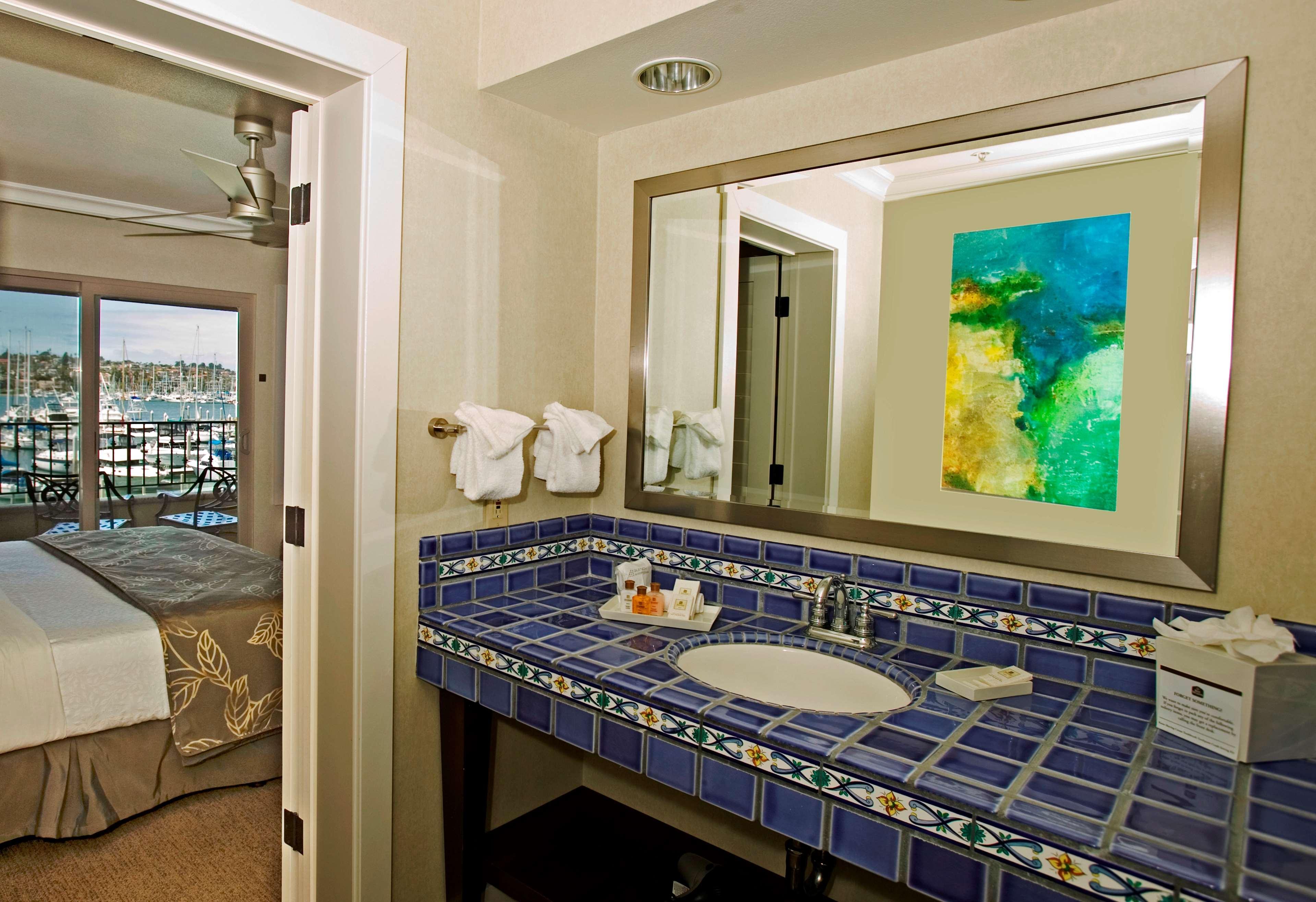 Hotel Western Island Palms & Marina 3*