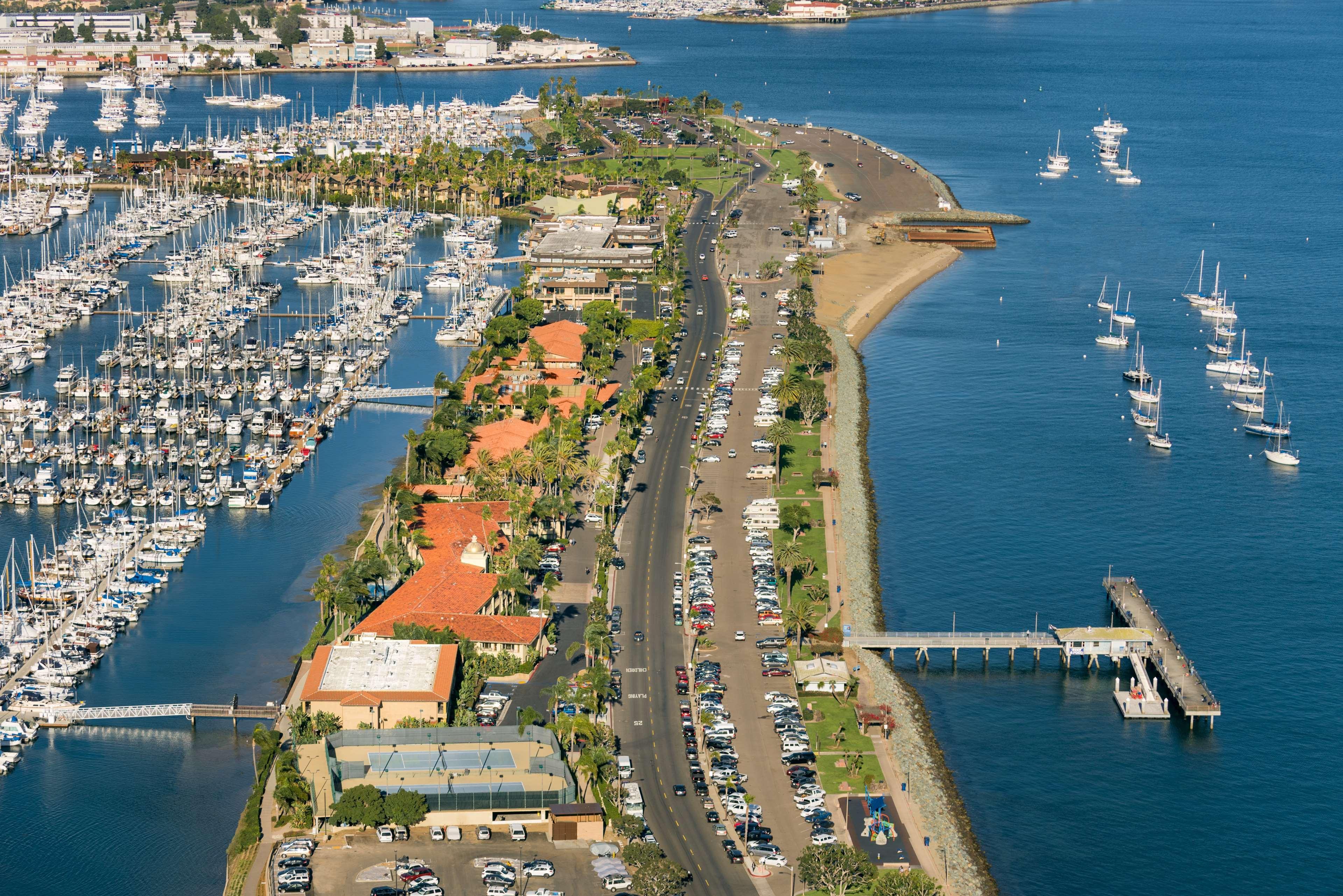 Western Island Palms & Marina Hotel 3*