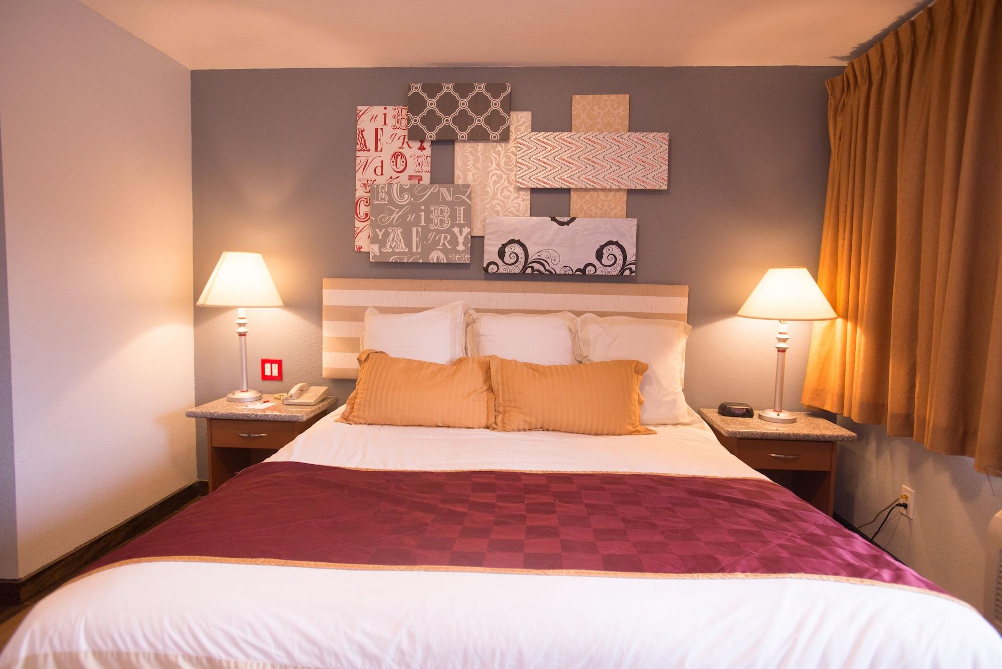 Ramada By Wyndham Near Seaworld / Mission 2*