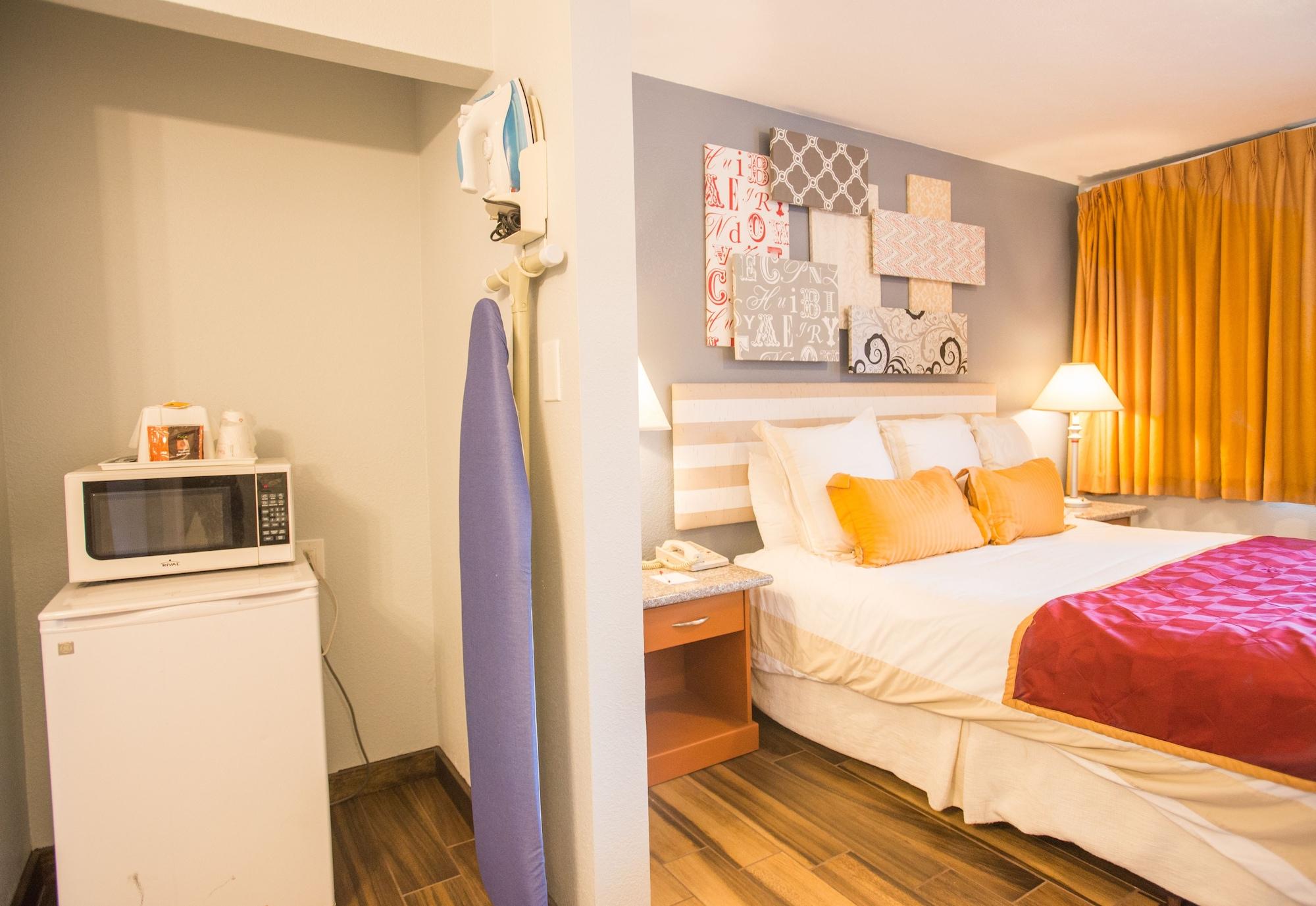 Hotel Ramada By Wyndham Near Seaworld / Mission San Diego