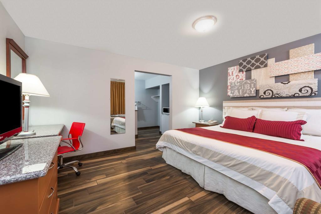 Ramada By Wyndham Near Seaworld / Mission Hotel 2*