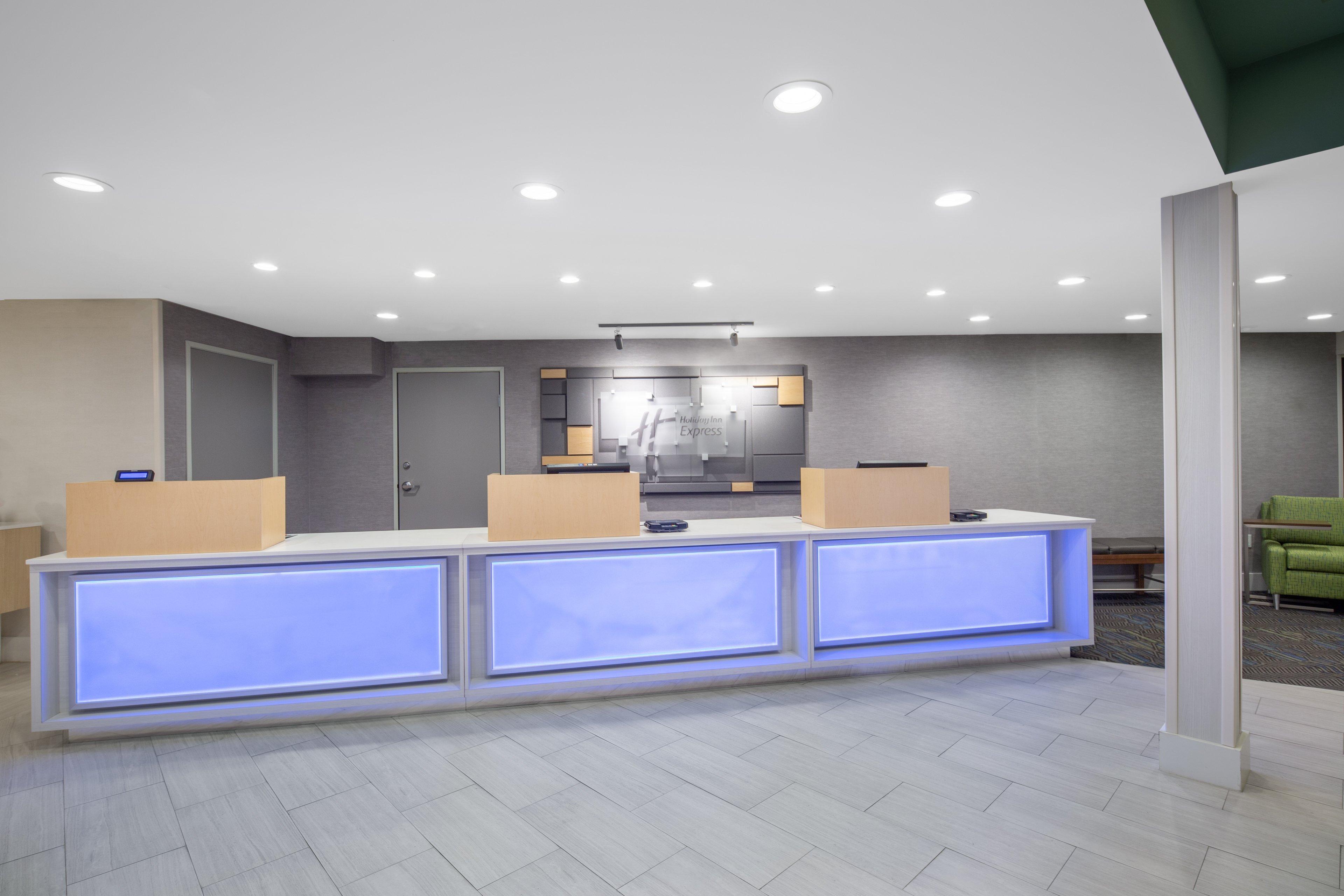 Express Airport-old Town By Ihg 2*