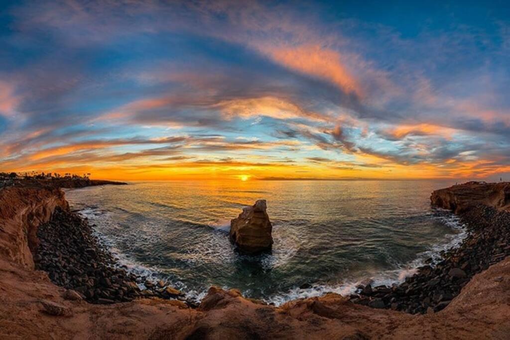 Holiday home Lovely Ocean View Beach House 3br Sleeps 9 San Diego