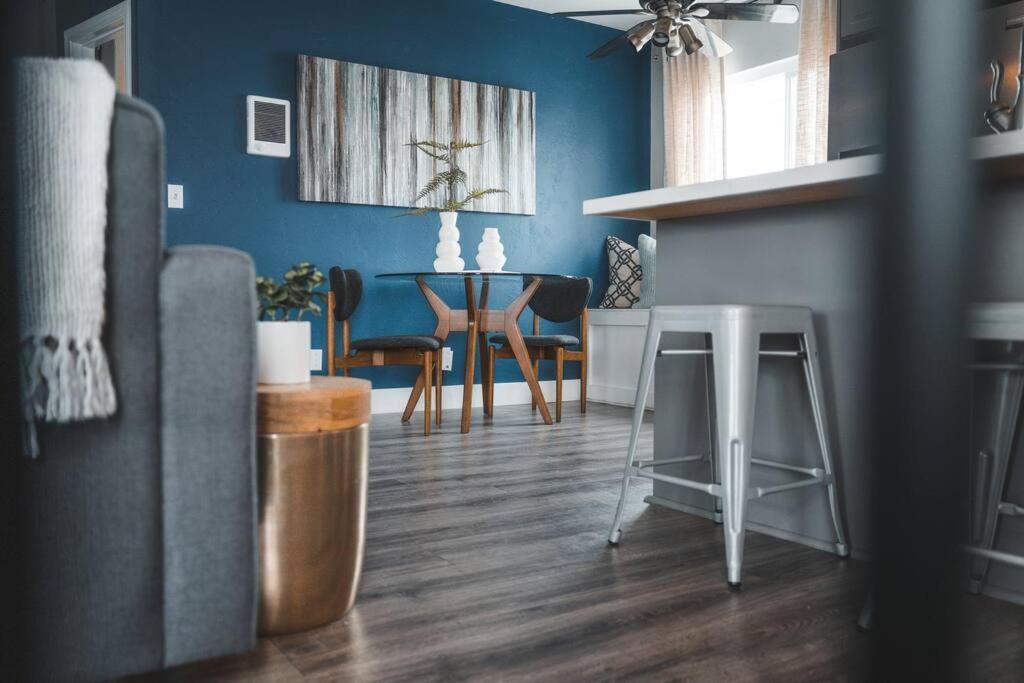 Porchlight Free Parking Apartment *