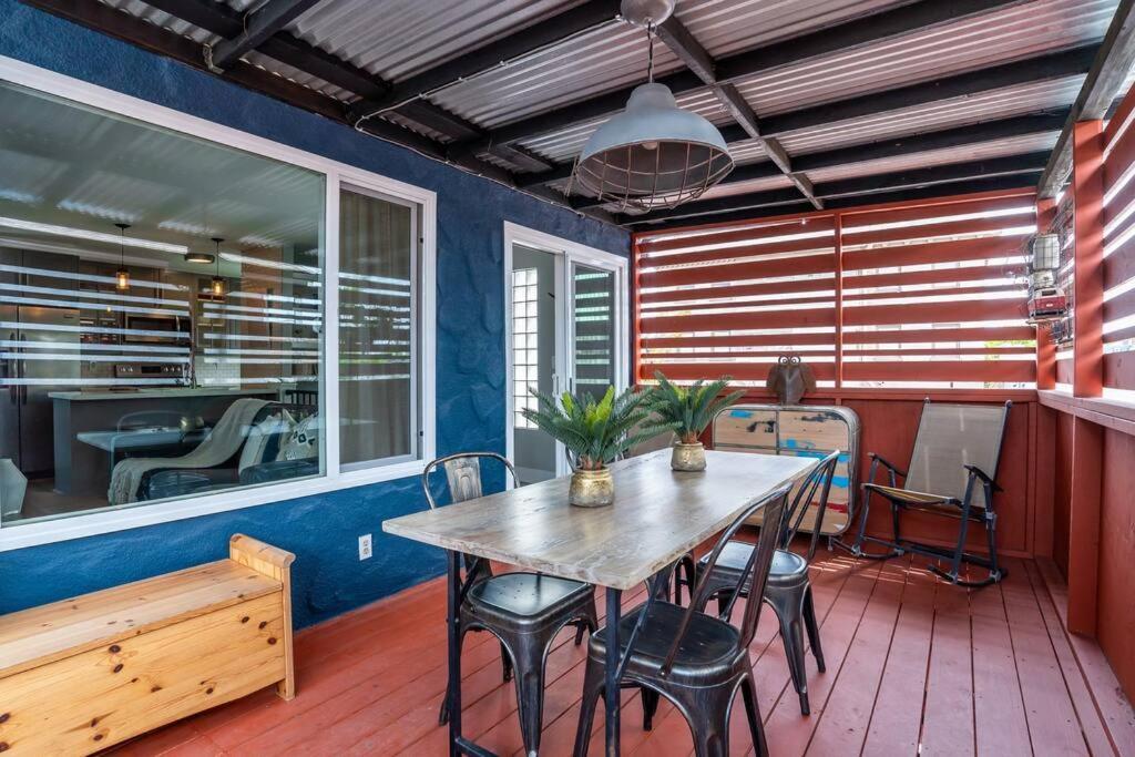 Apartment Porchlight Free Parking