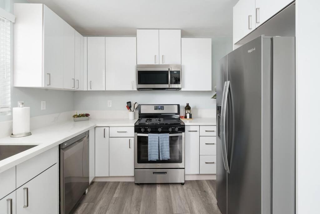 Bankers Hill Chic Roomy Near Airport *
