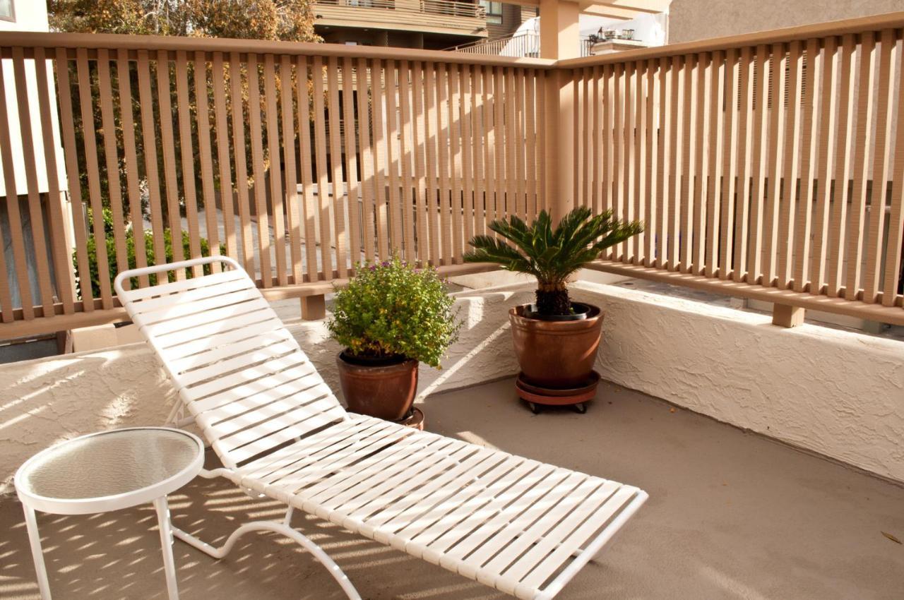 Casa De La Playa Hotel *