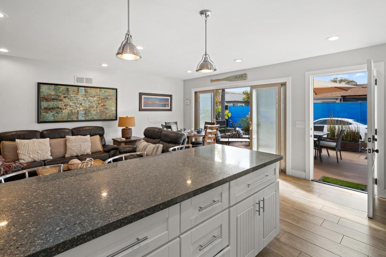 Stunning - Large Patio, Parking, Ac & Dog Friendly! *