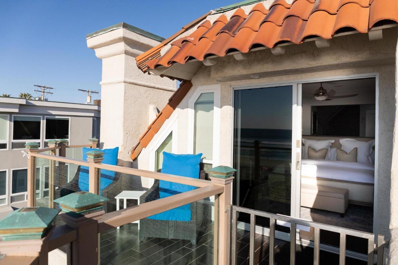 Oceanfront, Two-level With Stunning View, Decks, Fast Wifi & Fireplace Holiday home