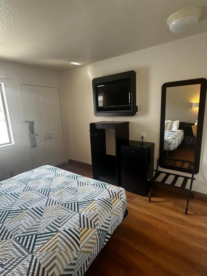 6-san Diego, Ca - Circle - Mission Valley 3*