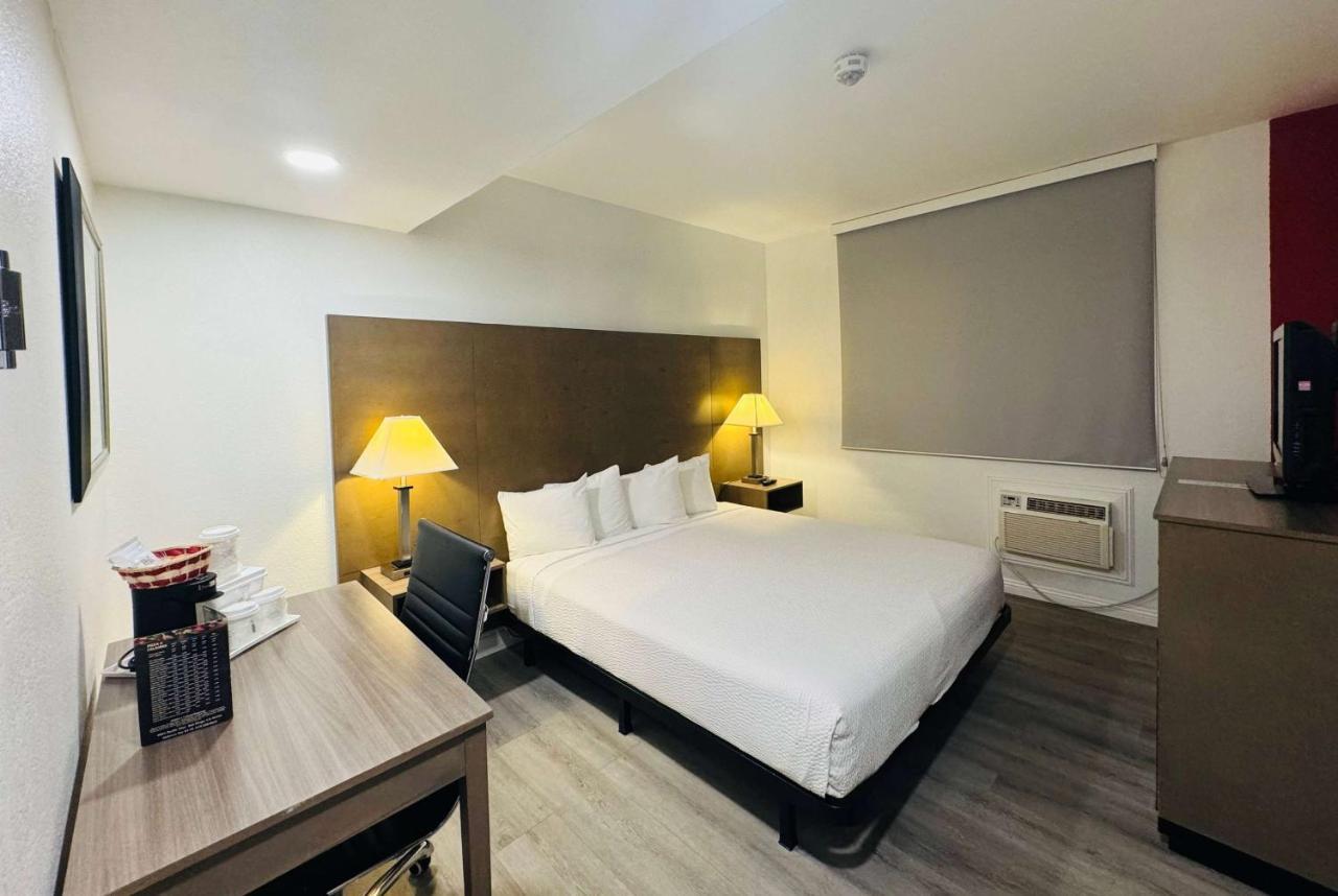 Ramada By Wyndham Airport Hotel