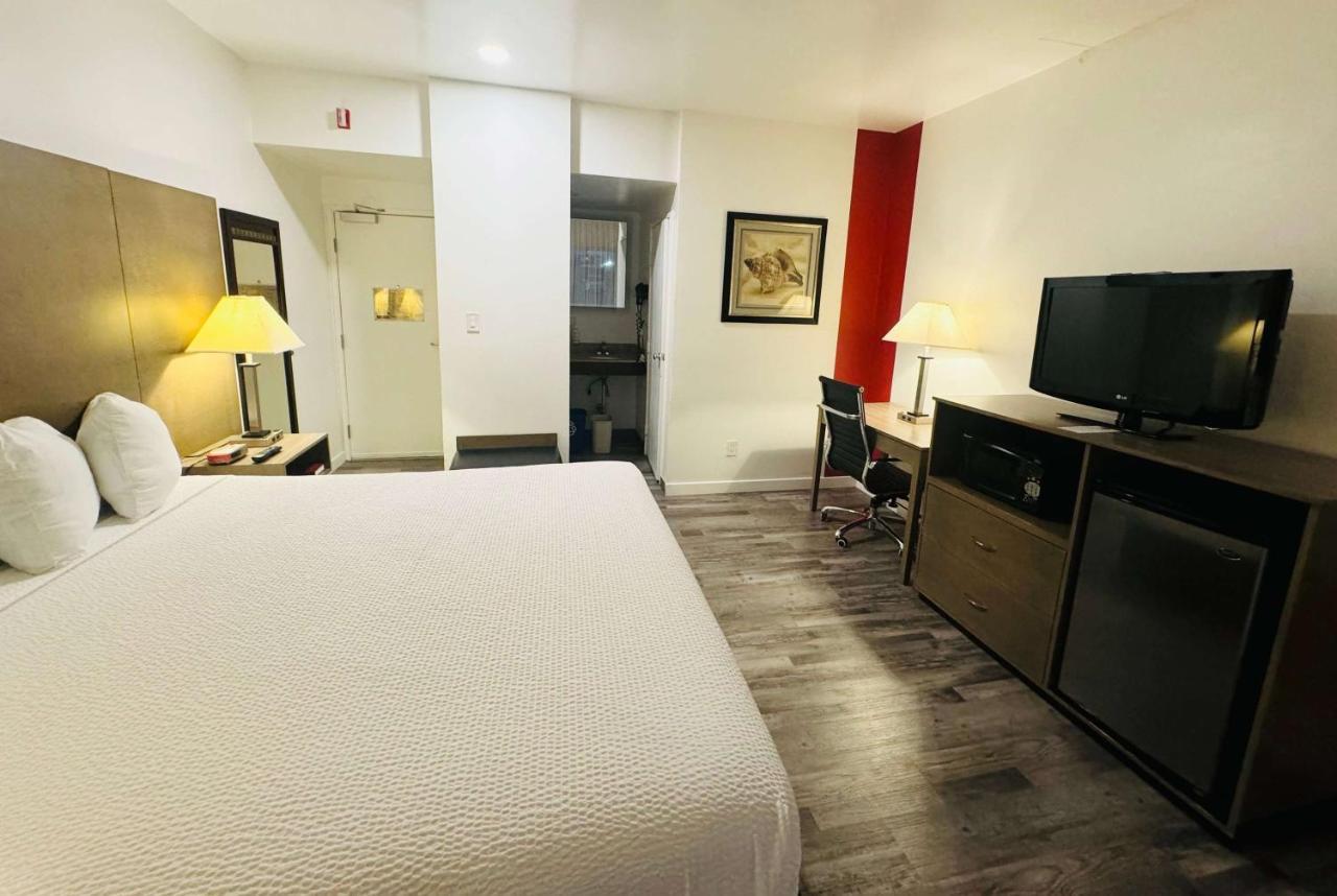 Ramada By Wyndham Airport Hotel San Diego