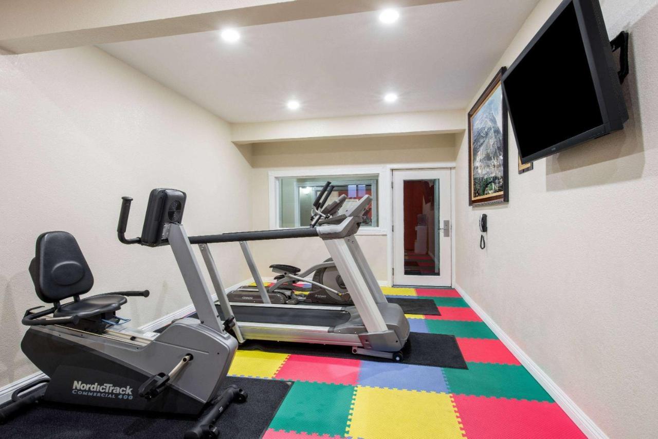 Ramada By Wyndham Airport Hotel
