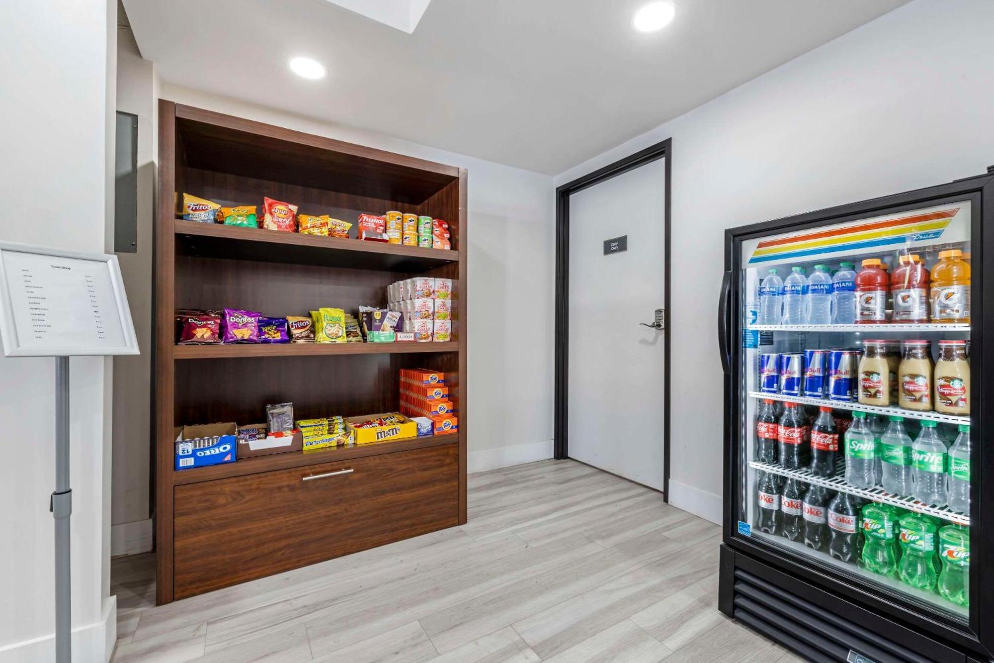 Comfort Sea World Area Inn 3*