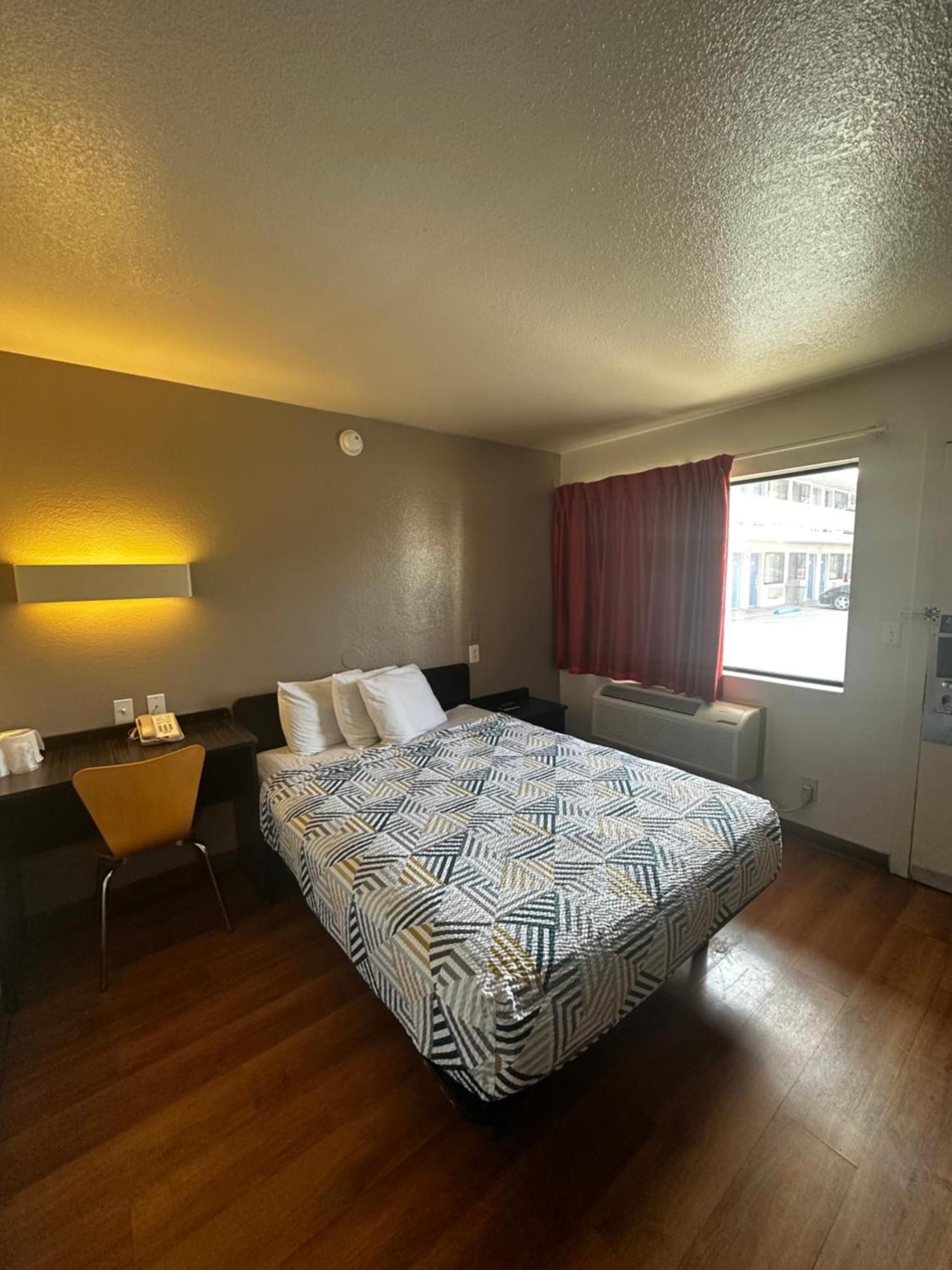 Hotel 6-san Diego, Ca - Circle - Mission Valley 3*