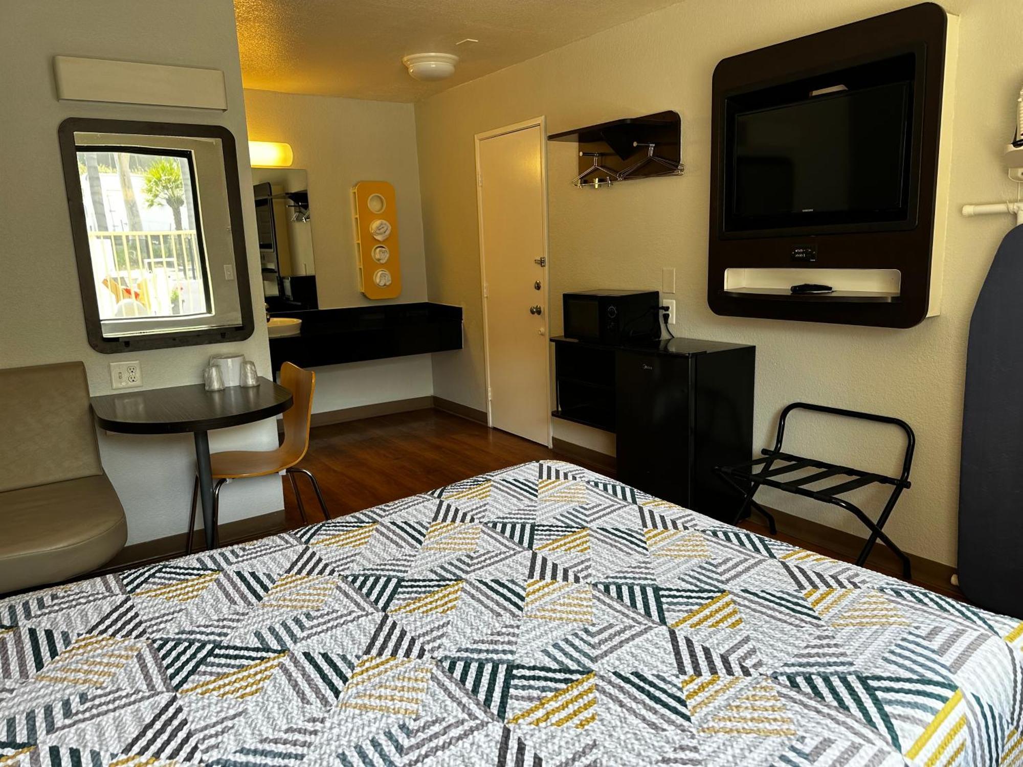 Hotel 6-san Diego, Ca - Circle - Mission Valley 3*