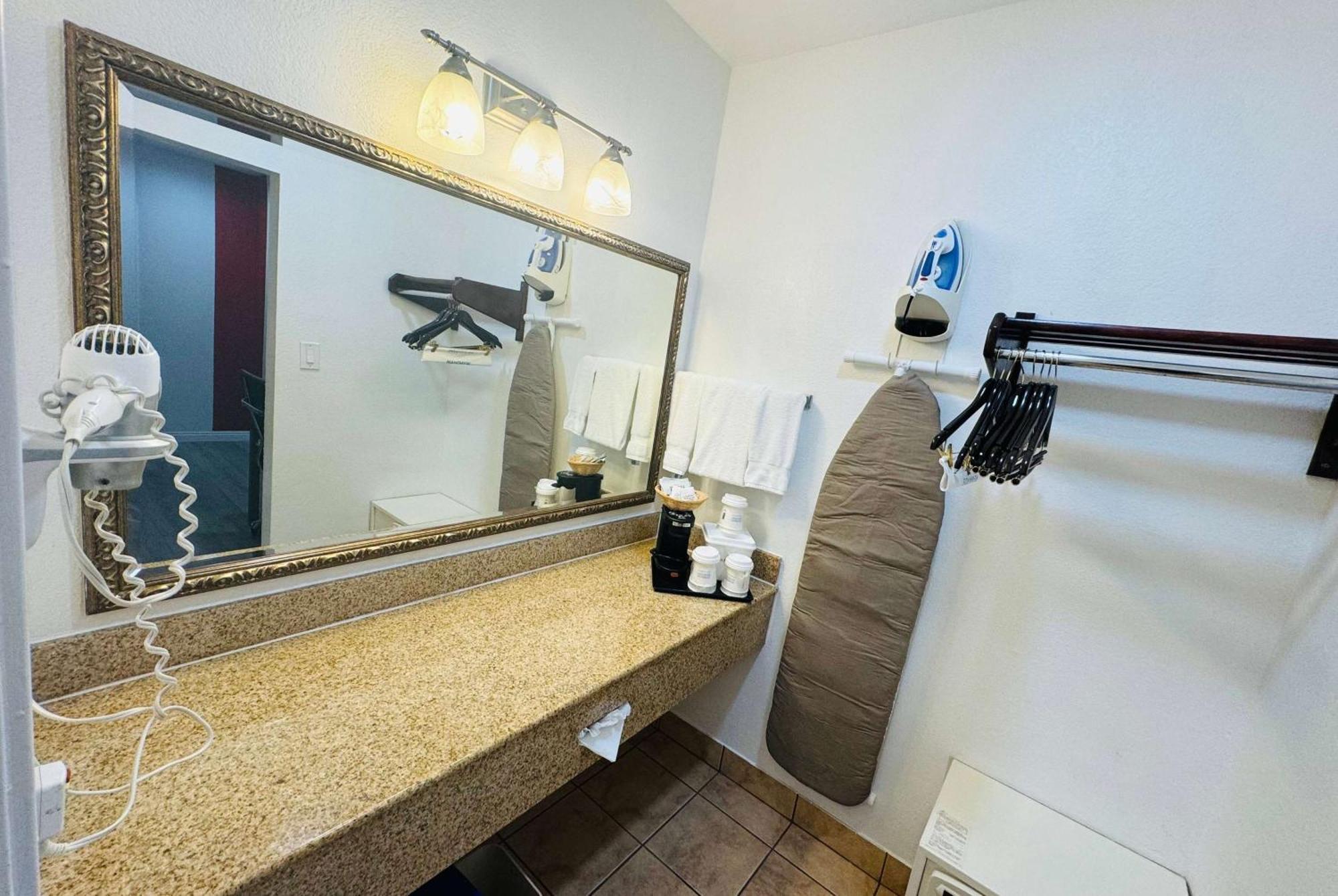 Ramada By Wyndham Airport Hotel San Diego